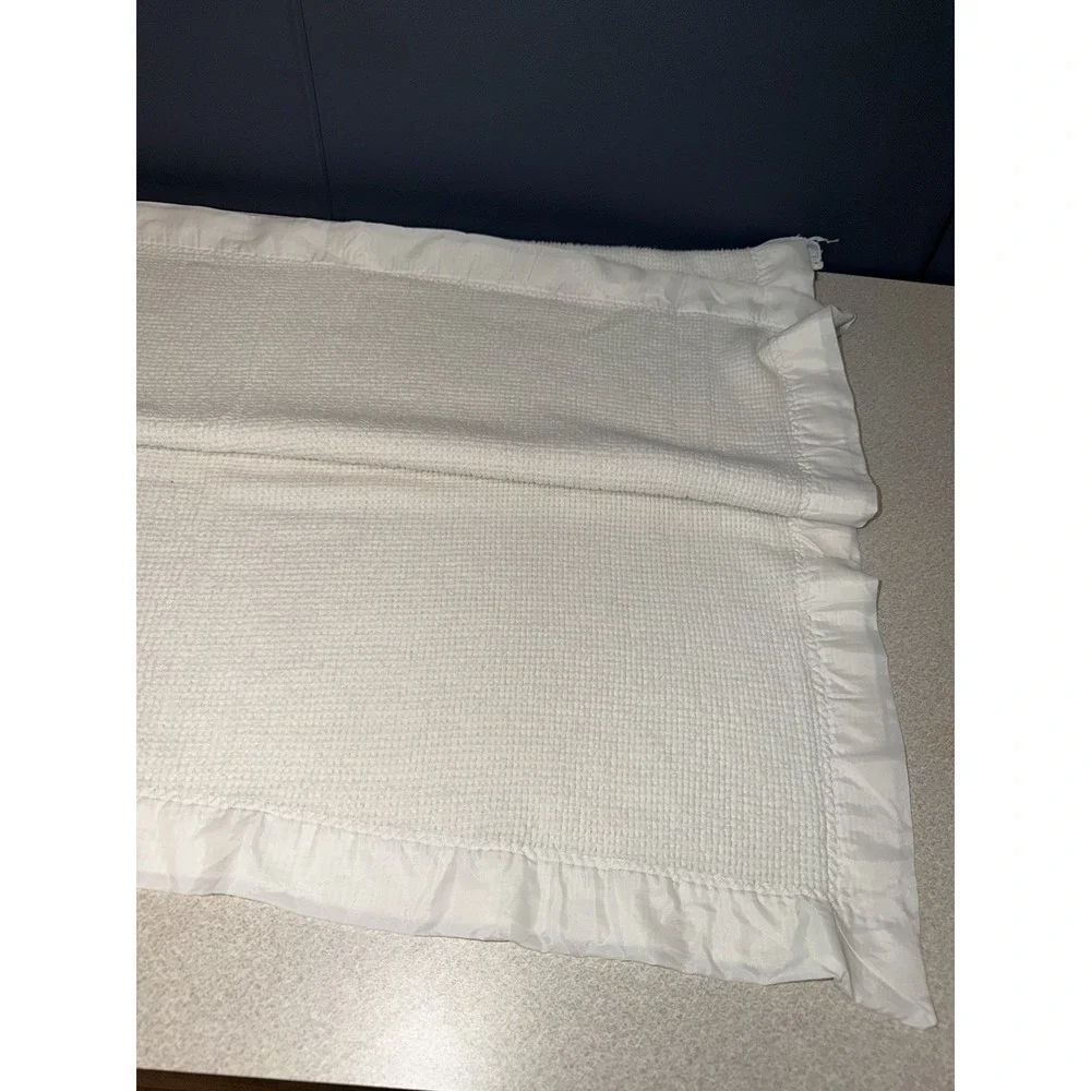 Vtg White Acrylic Thermal Waffle Weave Baby Blanket Satin Nylon Trim  36